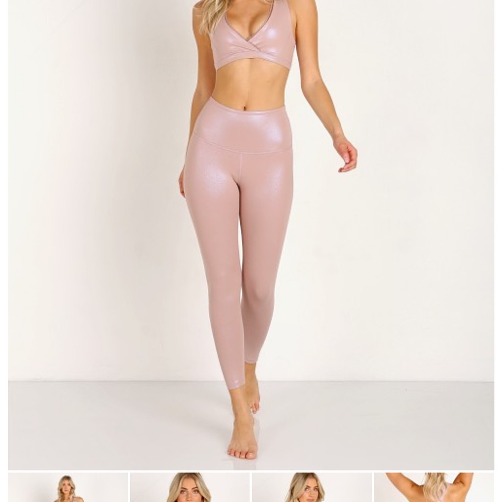 Beyond yoga bundle - Picture 6 of 15